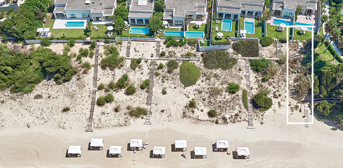 08-villa-iolas-private-pool-mandola-rosa-beachfront-accommodation